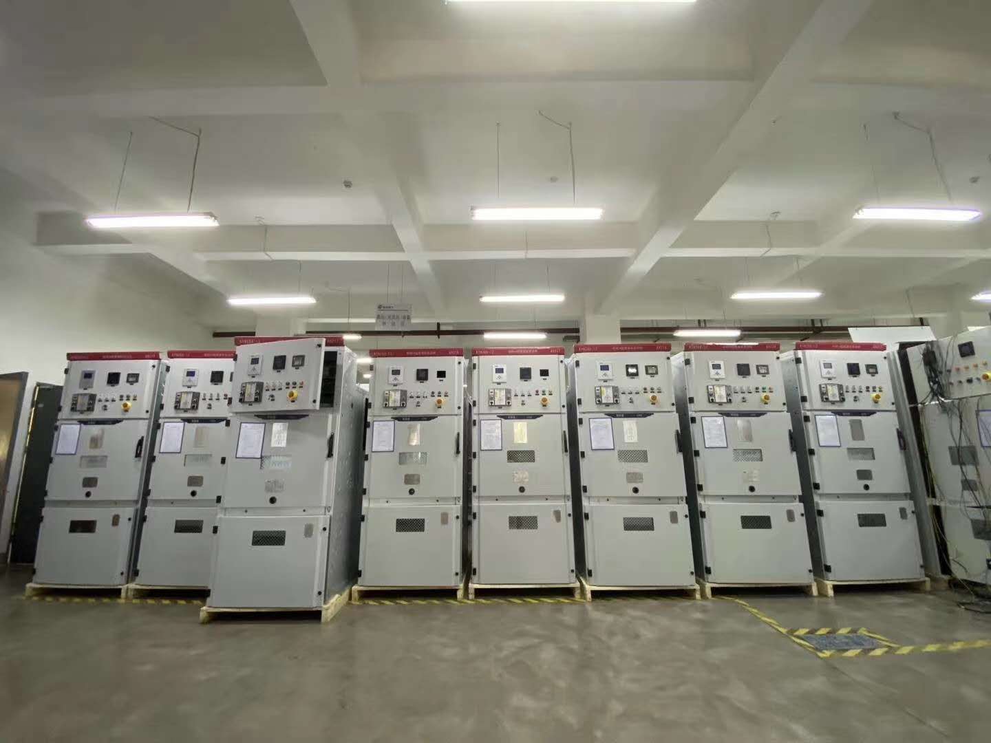 礦場、破碎機設(shè)備—高壓固態(tài)軟起動一體機(圖2)